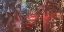 Alcol, musica e folla fino all’alba: ecco cosa succedeva fuori dal locale di La Russa jr | Video