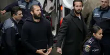 “Stupro, lesioni personali e tratta di esseri umani”: i fratelli Andrew e Tristan Tate sono stati incriminati per 21 capi d’accusa