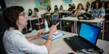 Scuola, insegnanti italiani pagati meno della media Ocse. Ma lavorano più ore