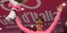 Del Toro e Carapaz si annullano, Yates li stacca e fa l’impresa: il Giro d’Italia 2025 è del britannico