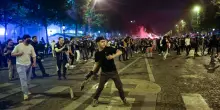 Caos in Francia dopo la finale di Champions: due morti e 559 arrestati. Auto sulla folla a Grenoble, 4 feriti