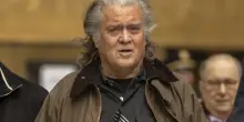 Dopo gli insulti a Trump, Musk offende Steve Bannon: “Un ritardato allo stato puro”