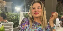 “Ho avuto molti uomini nella vita ma la storia più sexy l’ho vissuta con Zucchero. Maradona? Piccolo ma focoso. E Agnelli…”: parla Serena Grandi