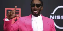 Sextape, fotografie, immagini dei festini a base di droghe: la giuria del processo di Puff Daddy visiona le prove. La difesa pronta al controinterrogatorio