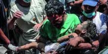 Gaza, almeno 21 morti e centinaia di feriti. Ospedali palestinesi: “Carburante solo per altri due giorni”