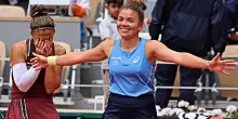 Errani-Paolini, che magia! Le azzurre vincono il Roland Garros di doppio e conquistano il primo titolo Slam in coppia