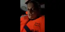 La paura a bordo della nave Freedom Flotilla: “Hanno lanciato qualcosa di chimico”. Il video prima del sequestro