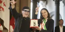 “Ho telefonato a mia mamma e le ho detto che mi danno le chiavi della città di Firenze. Lei mi ha risposto: ma sono sicuri?”. Vasco Rossi emozionato
