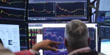 Fiammata del prezzo del petrolio (+ 7%) dopo gli attacchi israeliani. Borse in calo