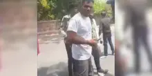 Aereo precipitato in India, il video dell’unico superstite che cammina subito dopo il tragico incidente