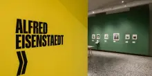 Alfred Eisenstaedt, il fotografo del celebre bacio del marinaio all’infermiera in mostra a Torino