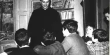 “Don Milani fu un santo sacerdote”: Leone XIV celebra il prete di Barbiana e sceglie la continuità con Papa Francesco