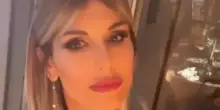 “Mai avevo confessato la cosa più drammatica della mia vita, il mio tentato suicidio nel momento più buio. Ho fatto una corsa per buttarmi, mio marito mi ha salvata”: parla Arianna David