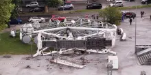 Crolla ruota panoramica a Lecco a causa del forte vento: nessun ferito. Il video dal drone