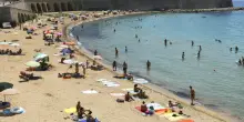 Minacce, aggressioni e rapine: Gallipoli preda di una baby gang di turisti. Nove denunciati