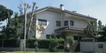 Tivoli, spara un colpo dalla finestra della sua casa e ferisce una donna al polso: arrestato