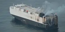 Cargo Morning Midas affondato in Alaska dopo l’incendio: nessun danno ambientale, ma proseguono i controlli