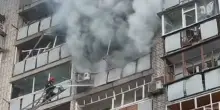 Pesante attacco russo con 800 droni e missili contro l’Ucraina: ucciso bimbo di un anno. Colpita per la prima volta la sede del governo