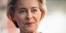 Il Parlamento Ue vota la sfiducia a von der Leyen il 10 luglio: la destra vuole cacciarla per lo scandalo Pfizergate