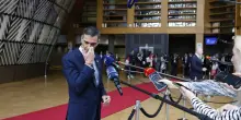 “Il 60% degli spagnoli vuole le dimissioni di Sanchez”. E per risollevare i socialisti il premier nomina una donna ai vertici del Psoe