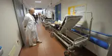Da giugno ad agosto il caldo ha causato il 68% delle morti in 854 città: Italia prima in Europa, solo a Milano 1156 decessi