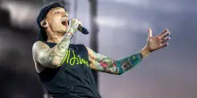 “Mi dicono che ai concerti parlo poco, ma quello che voglio trasmettere è nelle canzoni”: Ultimo conquista San Siro e lancia anche una stoccata alla stampa