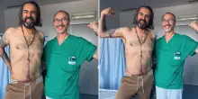 “Dopo l’intervento al cuore siamo al 75% del recupero e tutto procede bene”: Omar Pedrini con una foto rassicura i fan dall’ospedale