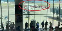 Uomo risucchiato dal motore di un aereo in pista all’aeroporto di Bergamo: sospese le operazioni di volo