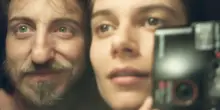 “Parlare di corpi trans felici è un atto politico”: la storia d’amore queer di Silvia e Samuele in “Un fantastico altrove”