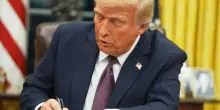 Trump impone dazi del 35% al Canada dal 1° agosto. In arrivo anche la lettera per l’Unione europea
