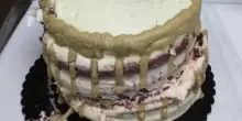 “Mamma si è offerta di farmi una torta per il mio matrimonio. Ma è mostruosa!”: lo sfogo di una sposina