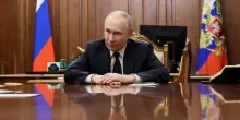 Cremlino: “La pace è un processo lungo, Trump lo sa”. Kiev: “Mosca vuole lanciare contemporaneamente 2mila droni”