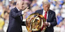 Il Chelsea non ha il trofeo originale del Mondiale per Club, se l’è tenuto Donald Trump: “Un regalo di Infantino”