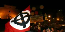 Propaganda neonazista online, obbligo di firma per un 21enne bresciano: 29 indagati, perquisizioni in tutta Italia