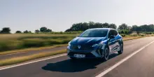 Renault Clio, la best-seller “matura” diventa E-Tech Full Hybrid