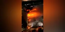 Incendio in un centro commerciale in Iraq: oltre 60 vittime accertate. Le fiamme divorano l’edificio – Video