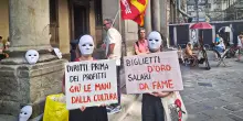 Firenze, “culla dello sfruttamento”. Agli Uffizi la protesta dei lavoratori della cultura: “Condizioni indegne”
