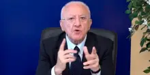 De Luca difende il direttore d’orchestra russo e attacca il governo: “Silenzio su Gaza, ma si turbano per un concerto”