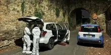Roma, il cadavere di una donna trovato tra le sterpaglie: indaga la polizia