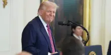 Trump esclude il Wall Street Journal dal suo viaggio in Scozia: ritorsione per la lettera a Epstein