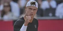 Rune punta Sinner, si prende il suo ex preparatore e vuole Agassi come supercoach: “Lui sa dove mi vede in futuro e io posso farcela”