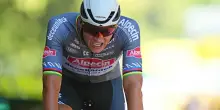 Choc al Tour, Van der Poel si ritira all’improvviso per una polmonite: “Sembrava un comune raffreddore”