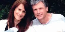 “La polizia ha trovato i loro corpi crivellati di colpi”: la produttrice di American Idol Robin Kaye e suo marito uccisi nella loro villa a Los Angeles