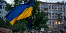 L’Ucraina approva una legge che indebolisce le agenzie anticorruzione. Von der Leyen a Zelensky: “Vogliamo spiegazioni”