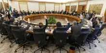 Il Csm approva la pratica a tutela del magistrato minacciato da Nordio sul caso Almasri. Contrari i laici di destra
