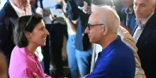 Schlein e il Pd blindano anche l’indagato Ricci: “Ha detto di essere estraneo, resta il nostro candidato”