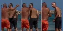 Si avvicina e tira uno schiaffo sulla nuca a Paolo Bonolis sul bagnasciuga a Formentera: la sua reazione è virale, ecco cosa è successo