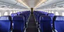 Tutti vogliono il sedile 11A in aereo, il “posto miracoloso” che ha salvato la vita all’unico sopravvissuto del disastro Air India: è davvero la “poltrona della salvezza”?