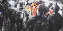 Freedom Flotilla, arrestato l’equipaggio della Handala: “Detenuti illegalmente da Israele”. I 21 attivisti pronti allo sciopero della fame