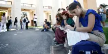 Accesso a medicina, quasi 65mila iscritti al semestre aperto. Ma il numero chiuso resta: 40mila dovranno rinunciare